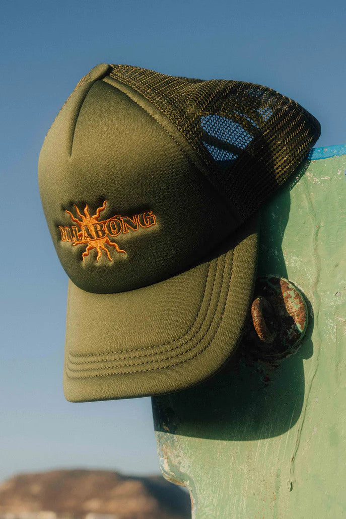 Across Waves 2 Trucker