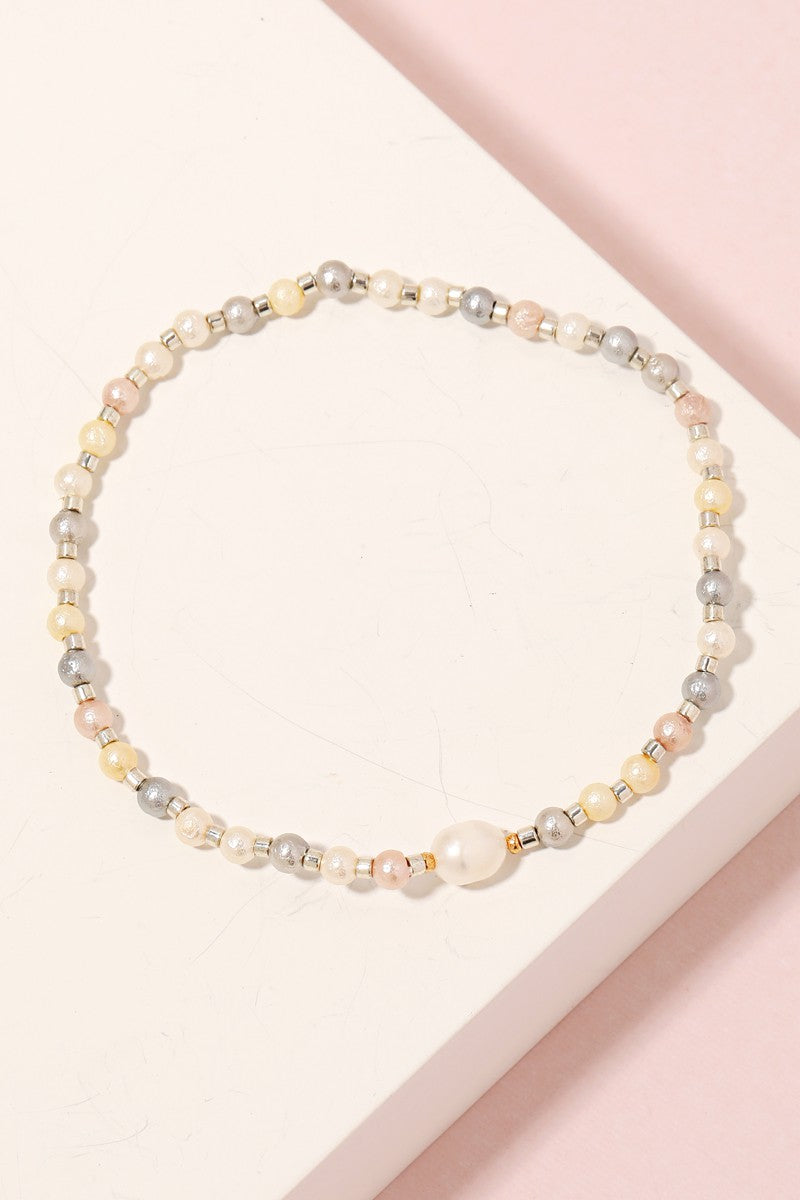 beaded bracelet with pearl bead