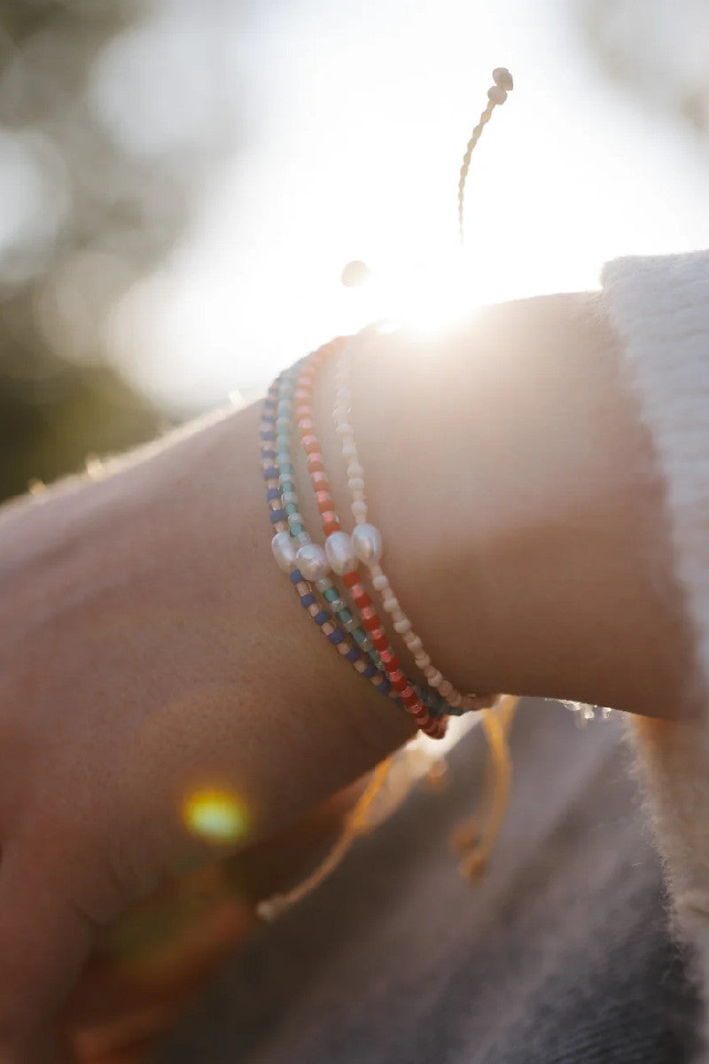 Mutiara Dainty Bracelet