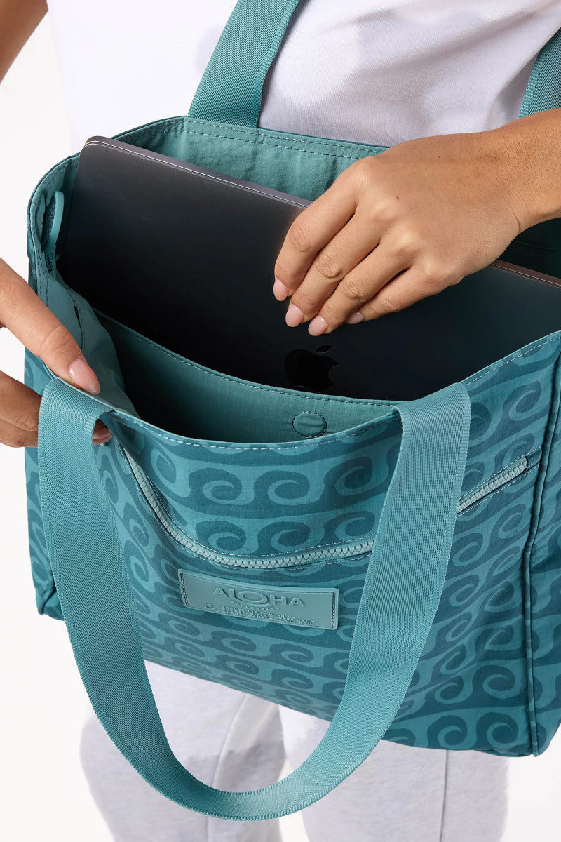 Party Wave Daily Tote