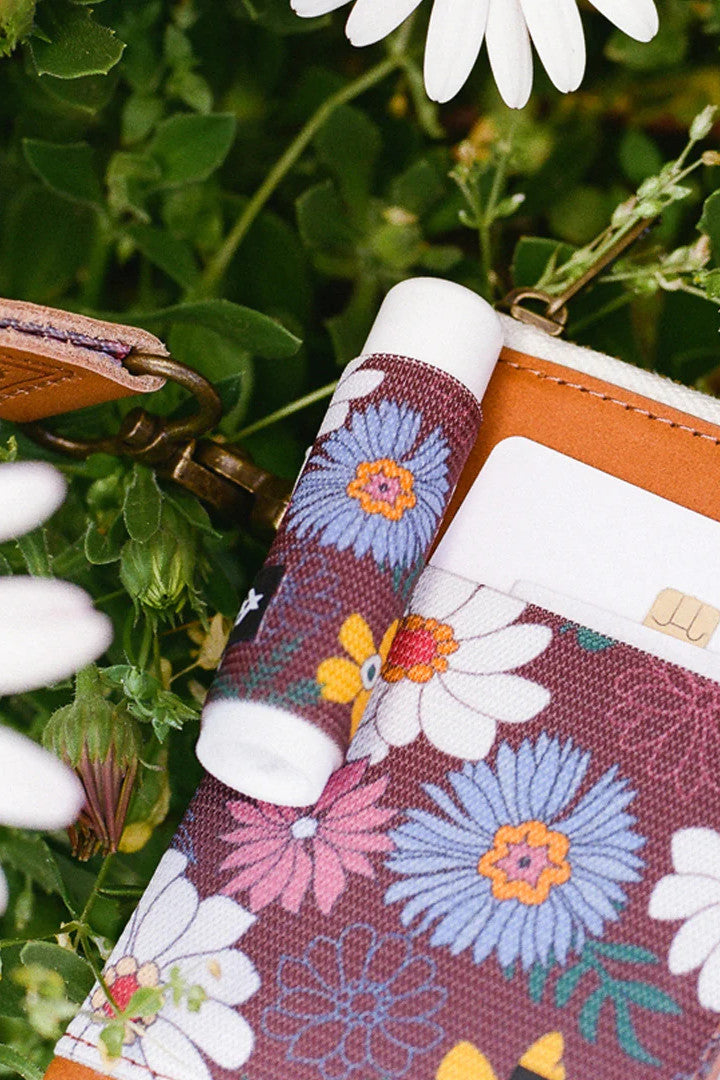 Thread 25 Lip Balm Holder