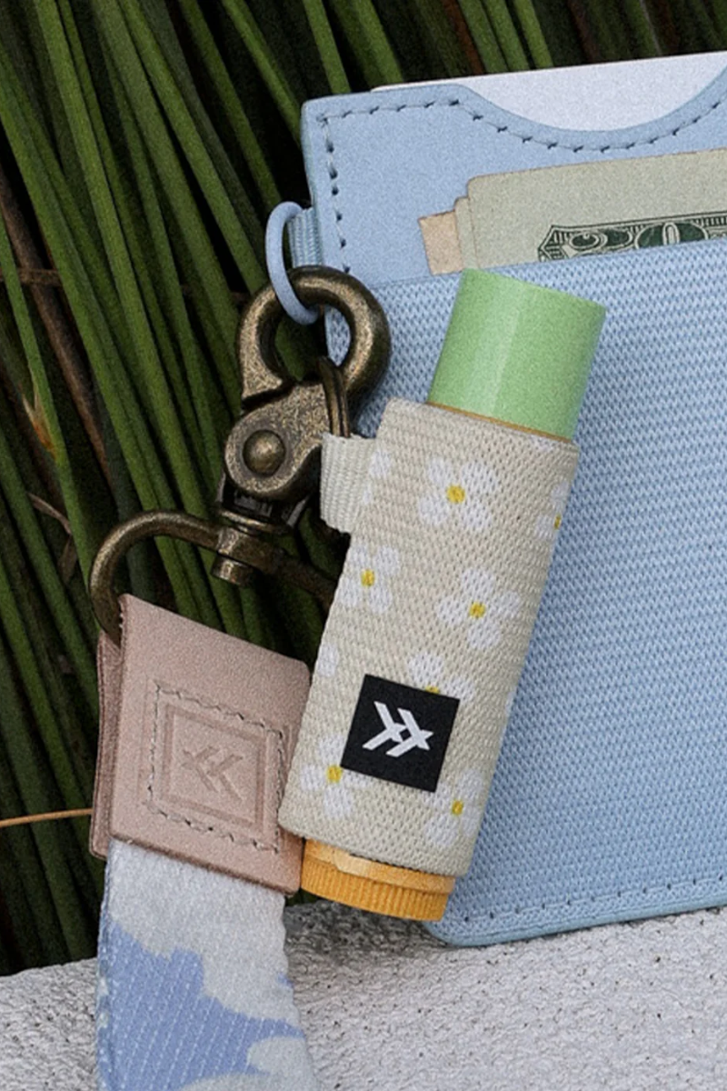 Thread 25 Lip Balm Holder