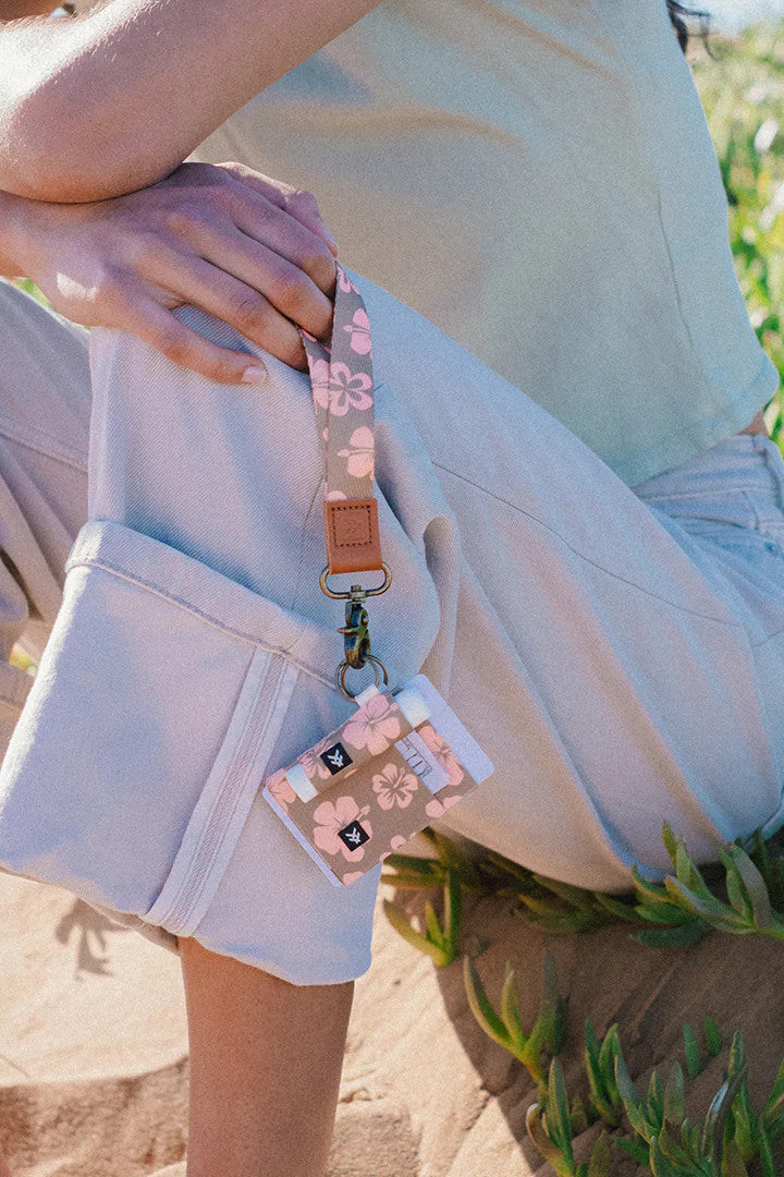 Thread 25 Lip Balm Holder