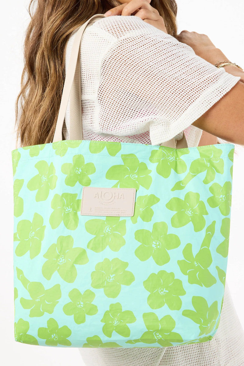 Puakenikeni Buds Reversible Tote
