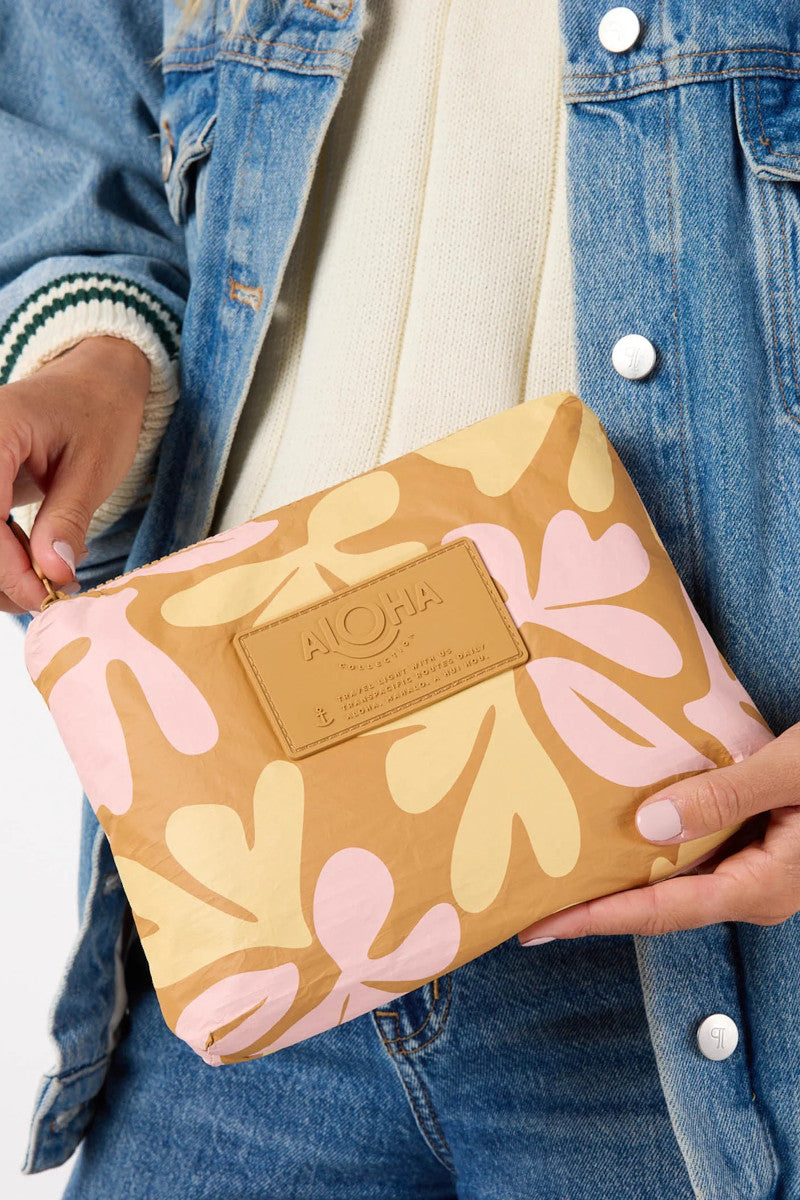 Swoosh Small Pouch