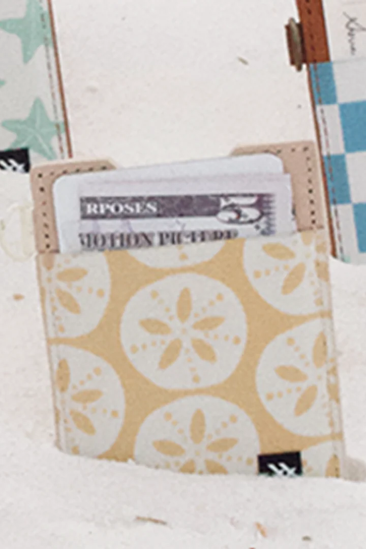 Thread 25 Vertical Wallet